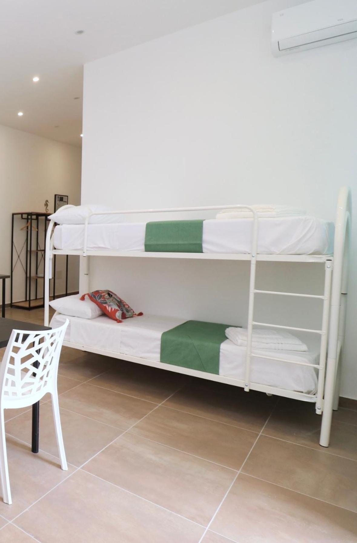 Airport Guest Houses Napoli Ngoại thất bức ảnh